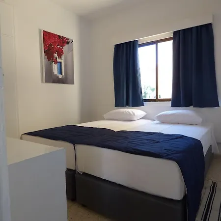 Amore Hotel Apartments 2* بروتاراس