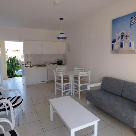 Amore Hotel Apartments بروتاراس