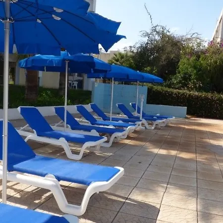 Amore Hotel Apartments 2* بروتاراس