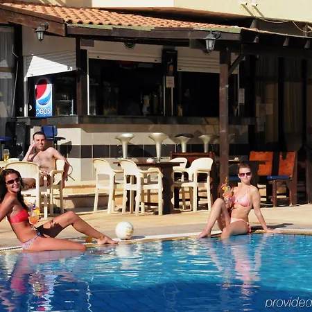 Amore Hotel Apartments 2* بروتاراس