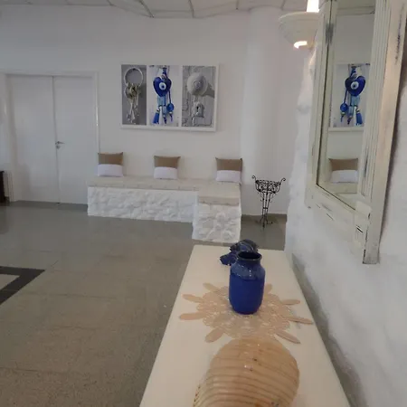 Amore Hotel Apartments 2* بروتاراس