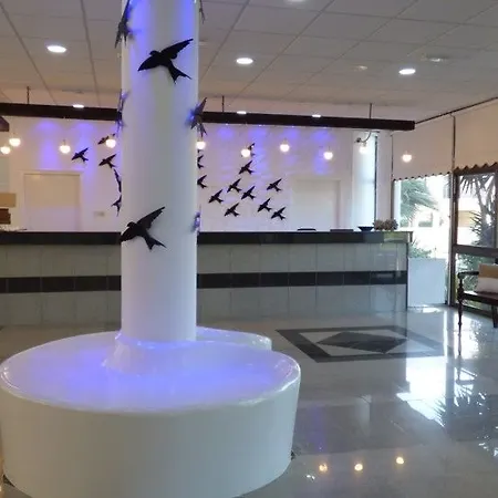Amore Hotel Apartments 2* بروتاراس