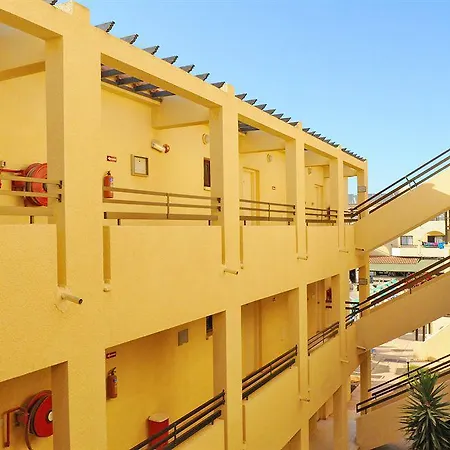 Amore Hotel Apartments 2* بروتاراس